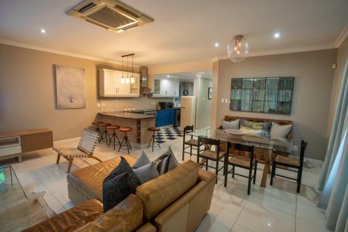 Apartamento Ushaka Waterfront - Sleek Stylish Seabreeze