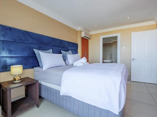 Luxury 2 Bed 2 Bath Seaview Apartment - The Sails Waterfront C5