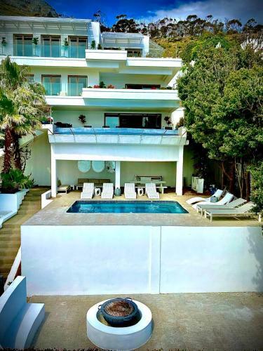 Clifton Yolo Spaces - Clifton Beachfront Executive Apartment