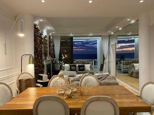 Clifton Yolo Spaces - Clifton Beachfront Apartments