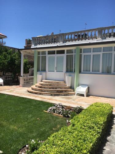 Villa Secret Garden - Suites & Apartments