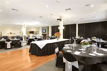 Hotel Checkers Resort