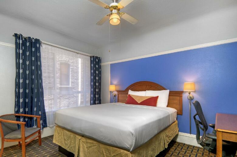 Monarch Hotel