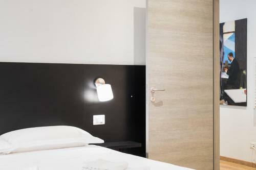 Hostal Parcosantateresa Suites