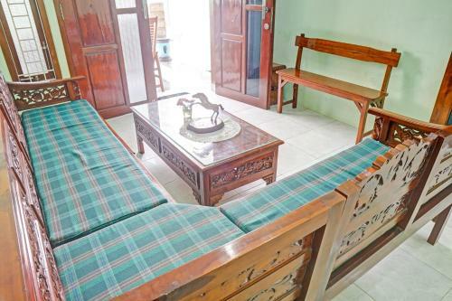 Hotel Spot On 90729 Sekar Guest House Jember