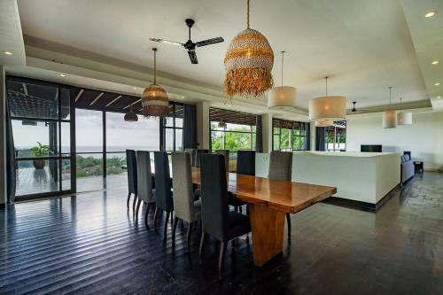 Villa Olivia Estate