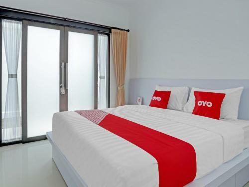 Hotel Oyo 90525 White Guesthouse
