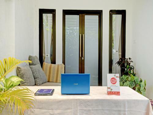 Hotel Oyo 90525 White Guesthouse