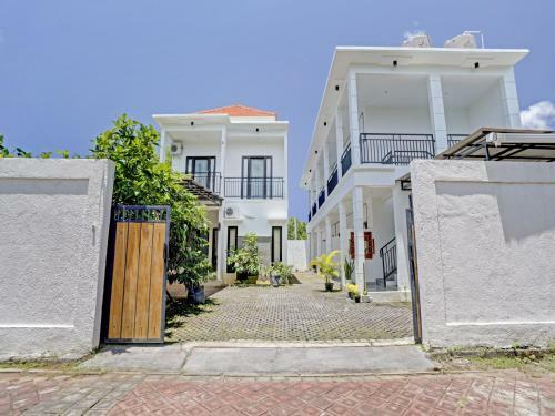 Hotel Oyo 90525 White Guesthouse
