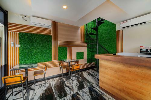 Hotel Tree Homestay Redpartner
