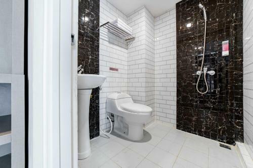 Hotel Tree Homestay Redpartner