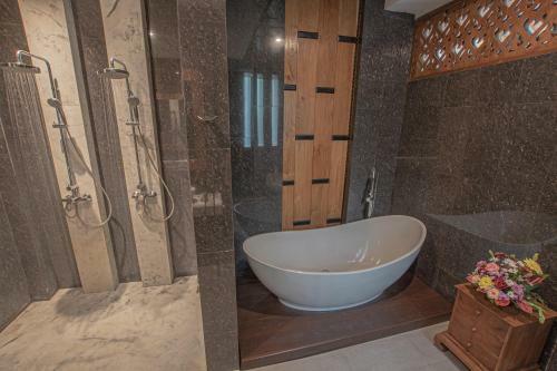 Hidden Seroja Luxury Villa -jungle And River View