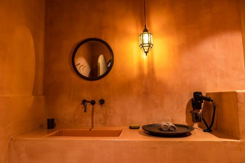 Life Gallery Hotel