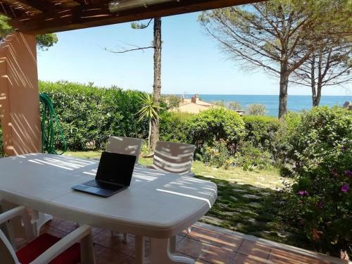 "ruby Seadragon Holiday Home" A 80 M Dal Mare Con Giardino Recintato P5584