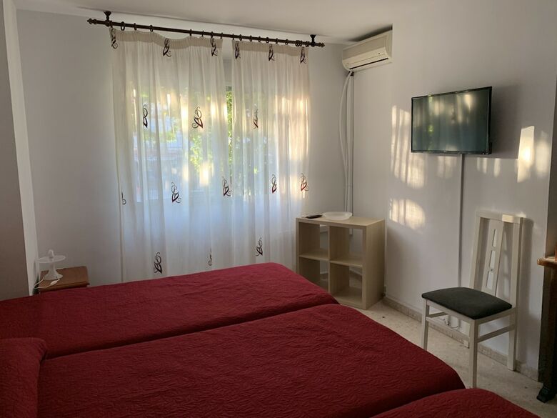 Hostal Pensi�n Mediterraneo