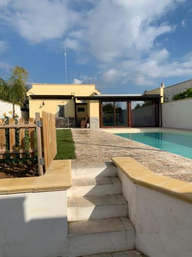 Appartamento In Villa Con Piscina A 700m Dal Mare
