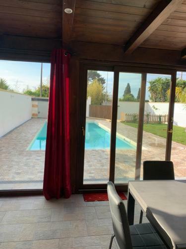Appartamento In Villa Con Piscina A 700m Dal Mare