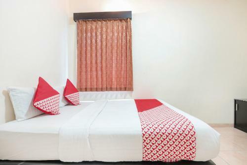 Hotel Oyo 122 Oekude Kost