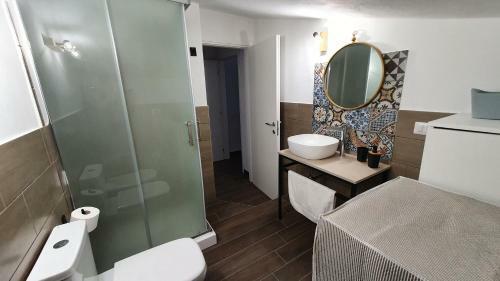 Apartment In A Villa A Stones Throw From The Sea