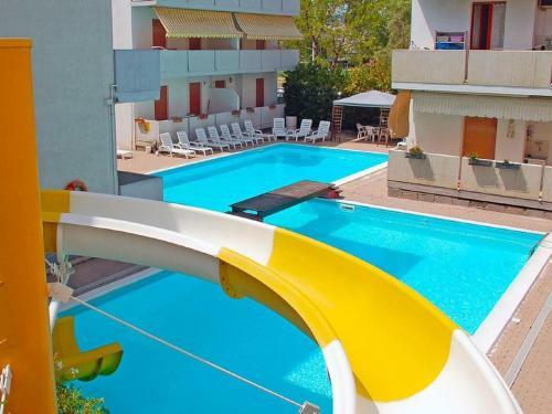 Alluring Apartment In Alba Adriatica Near Sea