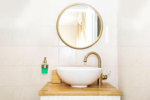 Gabriel Apartments - Stylish Suites - King George St