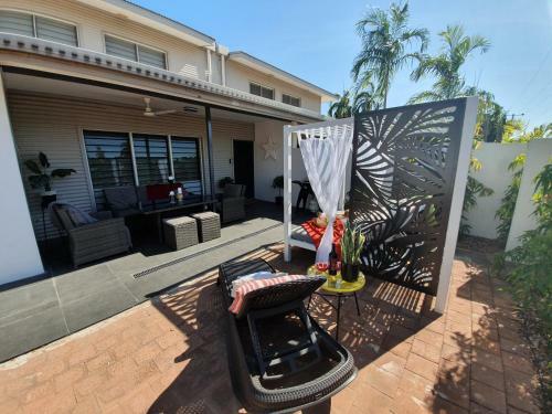 4 Bedroom Gardens Escape - Champagne Stays Darwin