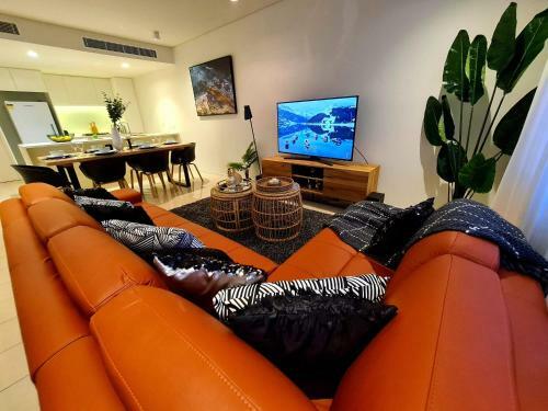 Darwin Waterfront Quayside Sunset Apartment - Champagne Stays Darwin