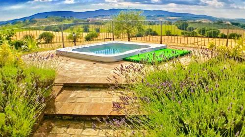 Spoleto By The Pool : Whole Villa - Sleeps 24