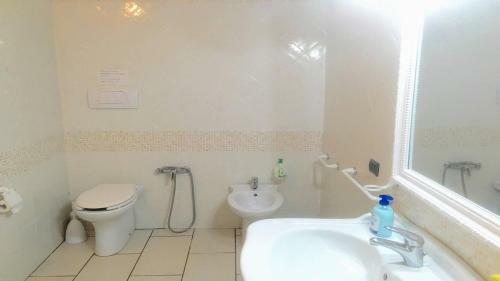 Spoleto By The Pool : Whole Villa - Sleeps 24