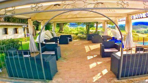 Spoleto By The Pool : Whole Villa - Sleeps 24