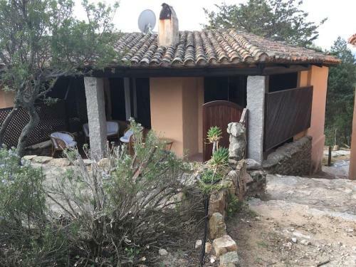 Delightful Cottage With Pool