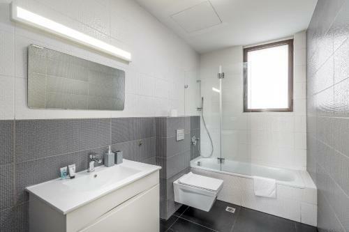 Apartamento Modern & Bright 3 Bdr Close To The Beach