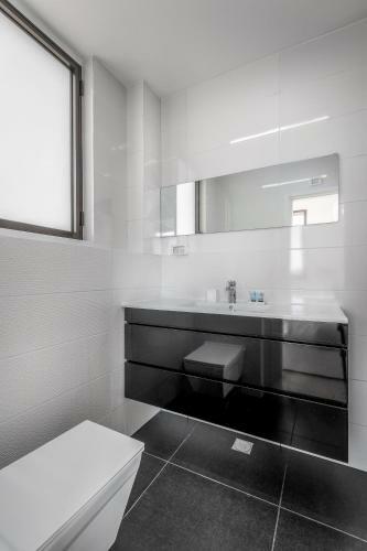 Apartamento Modern & Bright 3 Bdr Close To The Beach