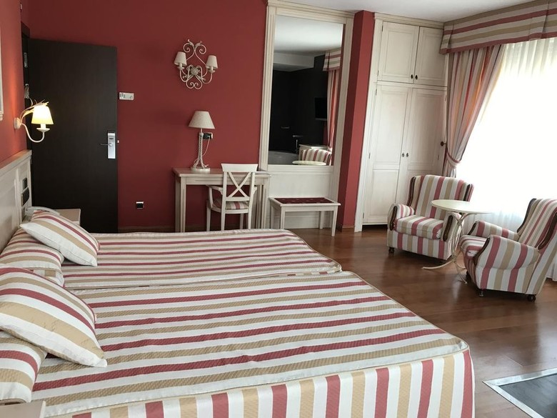 Hotel Leonor Mir�n