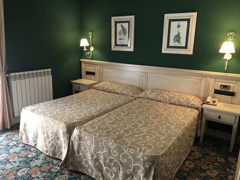 Hotel Leonor Mir�n