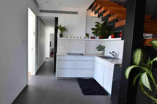 Apartamento Hayarkon Beach House! Duplex Penthouse