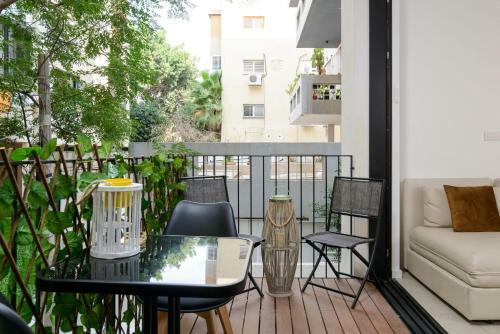 Apartamento Lovely 2 Br With Balcony Steps To The Beach