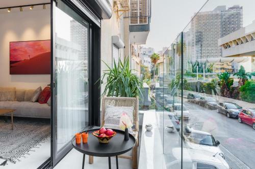 Luxury & Quiet Apartment Near Gordon Beach