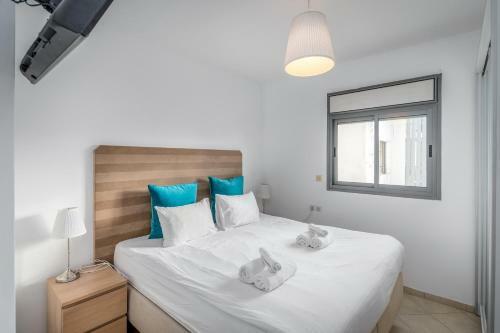 Apartamento Comfortable 3 Bdr With Parking In The Kerem Hatemanim