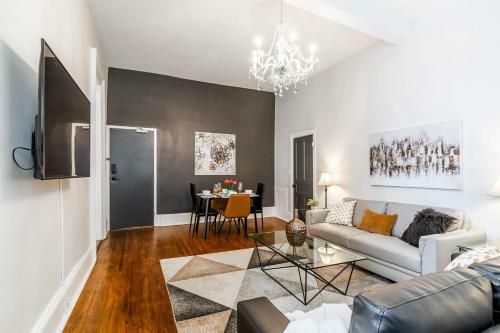 Apartamento Upscale 1br Boutique Apt With Netflix - Prime Downtown Location!