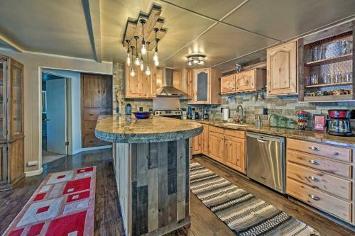 Updated Payson Retreat With Patio, Grill And Yard!