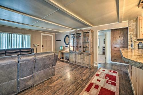 Updated Payson Retreat With Patio, Grill And Yard!