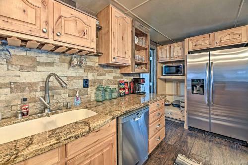 Updated Payson Retreat With Patio, Grill And Yard!