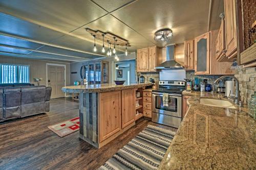 Updated Payson Retreat With Patio, Grill And Yard!