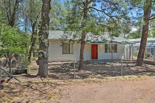 Updated Payson Retreat With Patio, Grill And Yard!