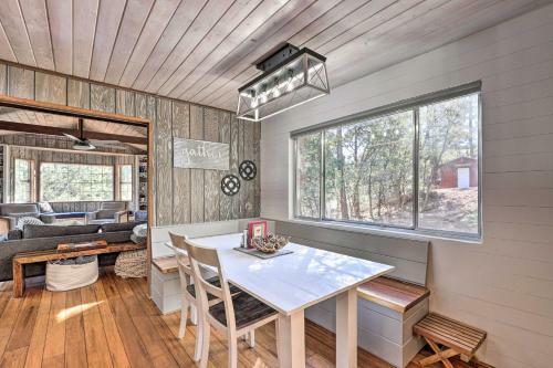 Cozy Pine Cabin With Fire Pit, Deck And Grill!