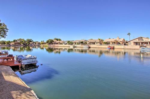 Glendale Lakefront Home With Patio And Gas Grill!