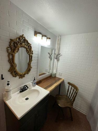 The Aztec Motel & Creative Space