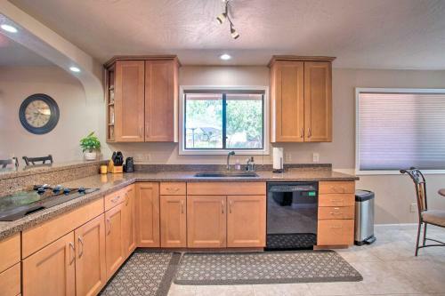 Sedona Retreat With Yard In Quiet Community!