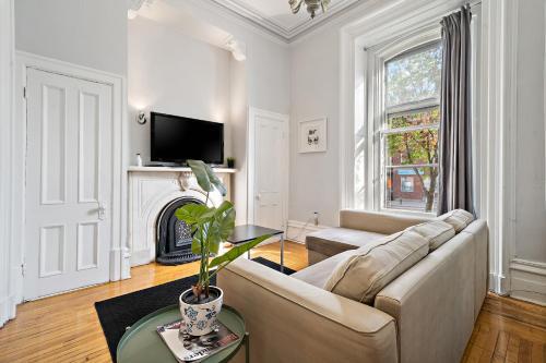 Old Port Montreal Apartments By Restavio